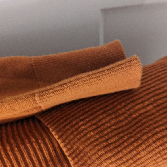 Ann Taylor Women's rust color size medium cardigan - Picture 4 of 4